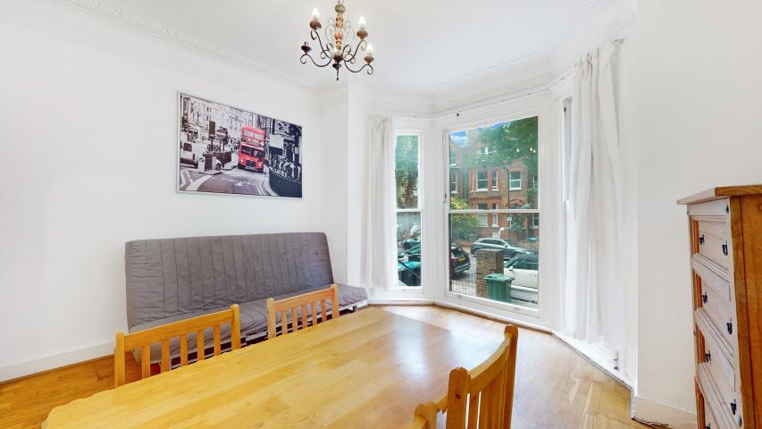 			1 Bedroom, 1 bath, 1 reception Flat			 Brondesbury Villas, QUEENS PARK